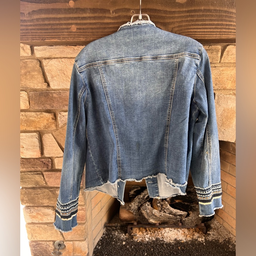 CHARLIE B Dark Blue Denim Jacket with Frayed Edge Large - Picture 2 of 6